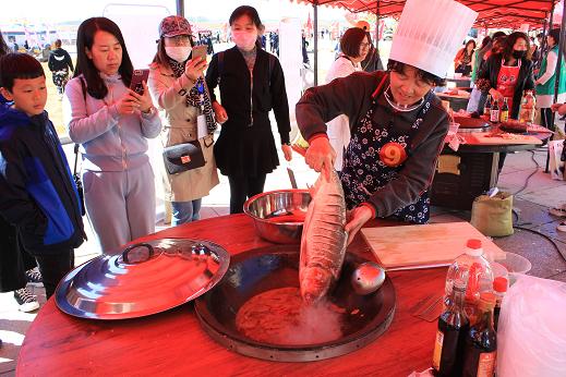 1558077308046025697.jpg 炖鱼1.jpg